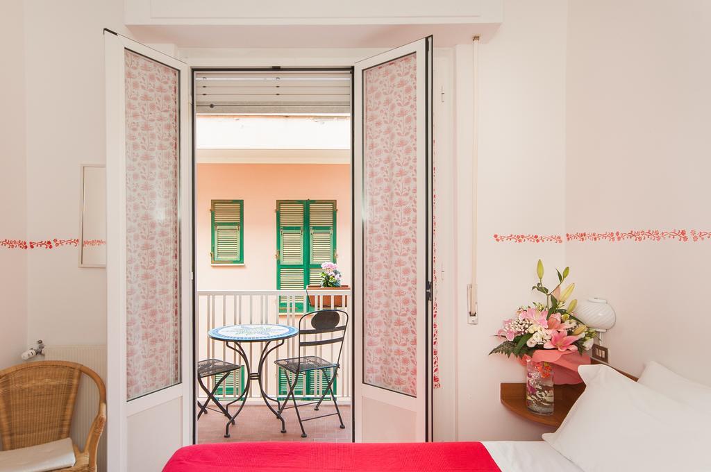 Hotel Giongo Spotorno Exterior foto